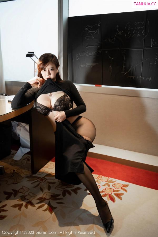 王格 王婉悠 [XiuRen]高清写真图 2023.10.16 No.7513 王婉悠Queen 黑丝美臀第20张图片
